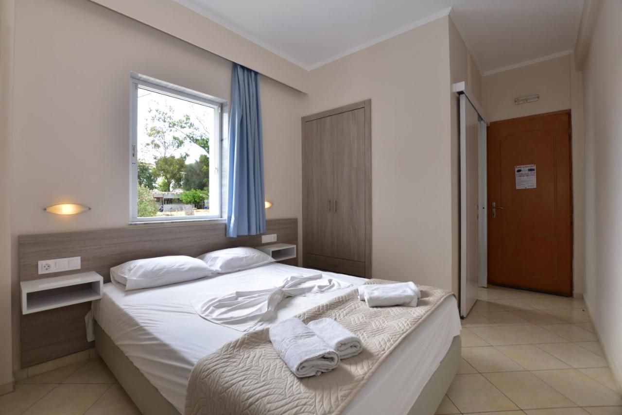Flisvos Rooms Palaiochora Exterior foto