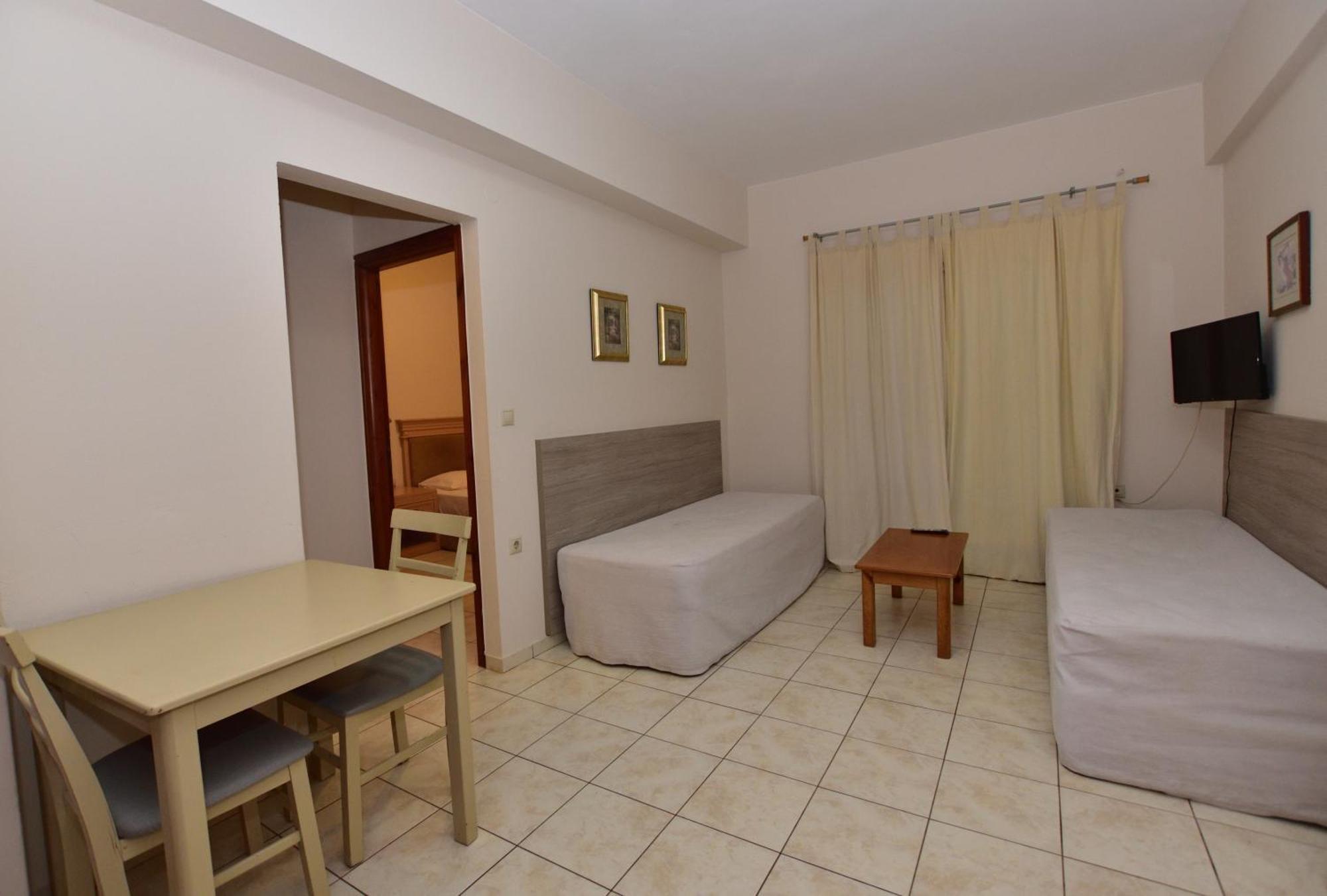 Flisvos Rooms Palaiochora Exterior foto