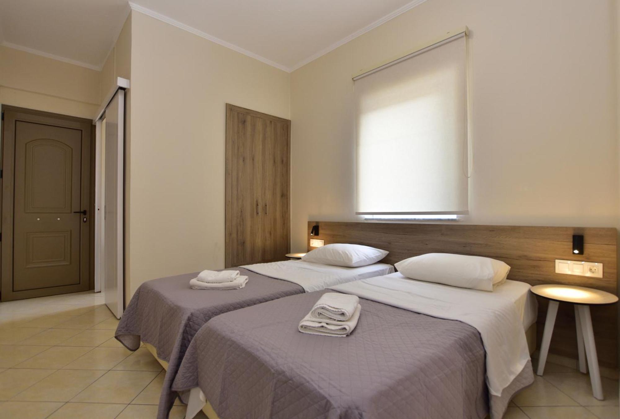 Flisvos Rooms Palaiochora Exterior foto