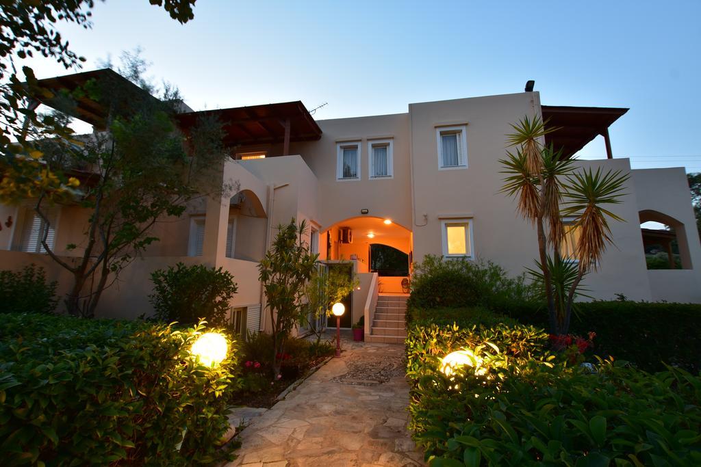 Flisvos Rooms Palaiochora Exterior foto