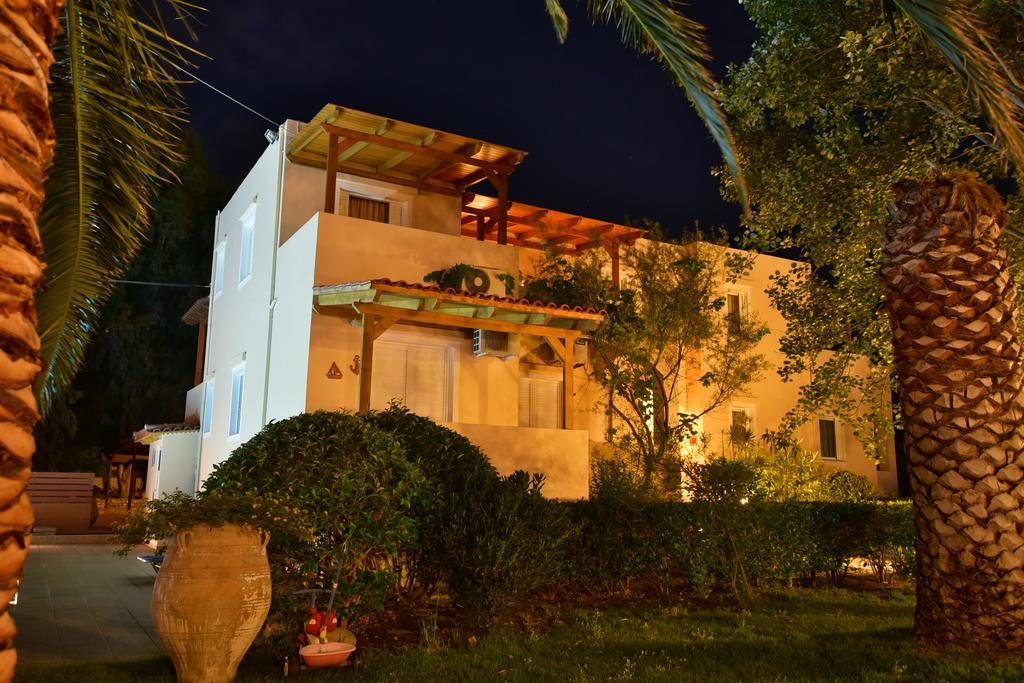 Flisvos Rooms Palaiochora Exterior foto